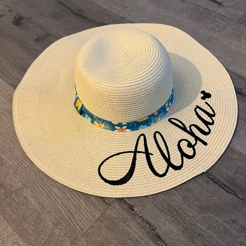 RARE Disney Aulani Resort Aloha Beach Hat